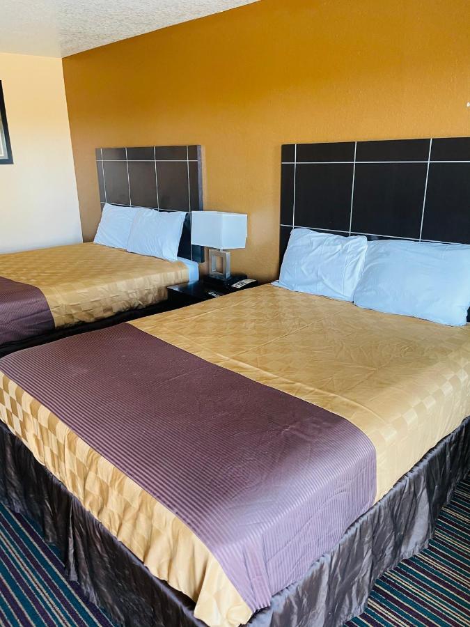Sona Inn Dilley Εξωτερικό φωτογραφία