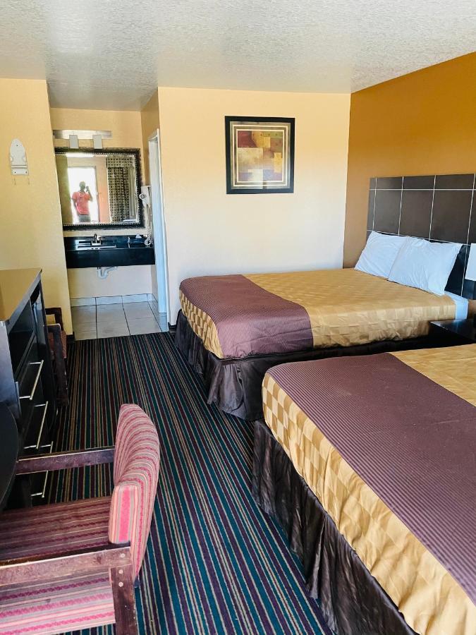 Sona Inn Dilley Εξωτερικό φωτογραφία