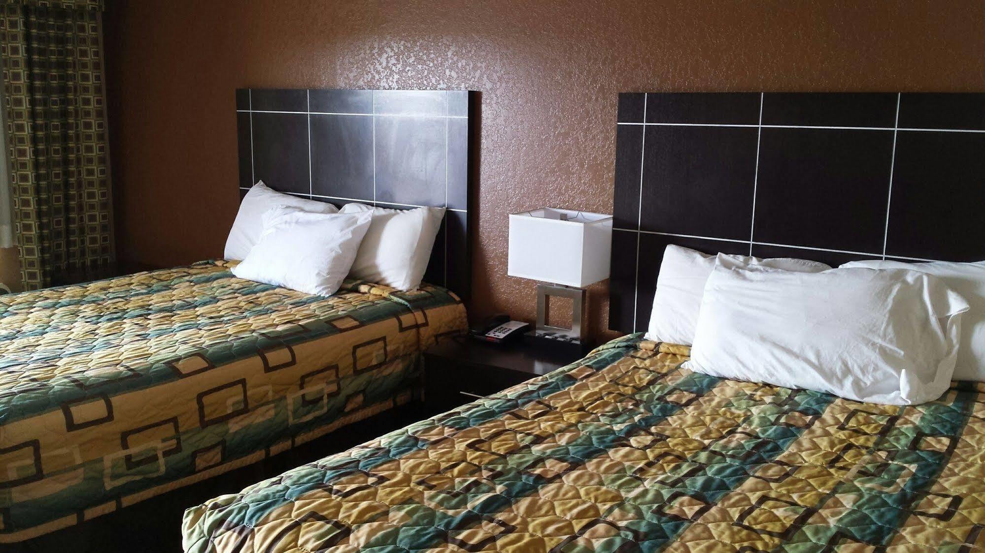 Sona Inn Dilley Εξωτερικό φωτογραφία